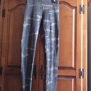 Camo Leggings 6 Pair For $20💜